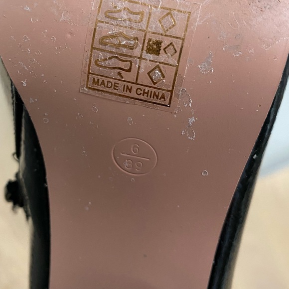 Faux black patent/vinyl heeled booties, size 8 or (EU39) - Picture 3 of 3